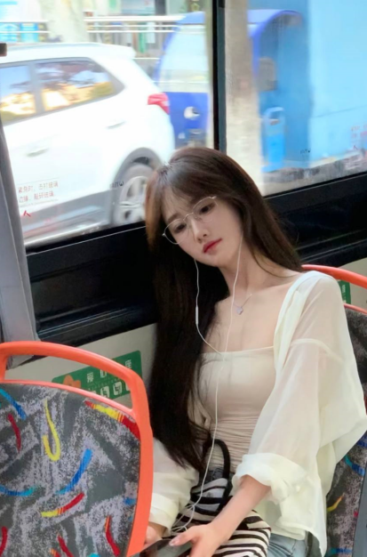 EFAA671045D11EAE337B1165F7D0DE4A